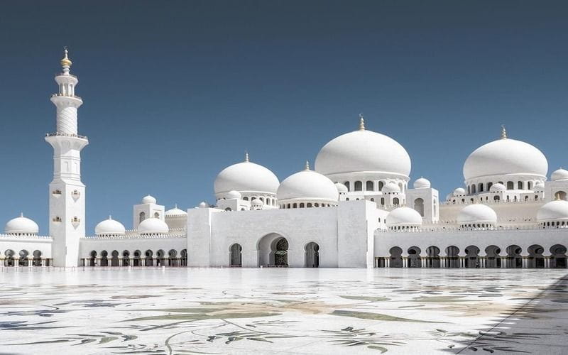 Discover the Best of Abu Dhabi: A City Tour Guide