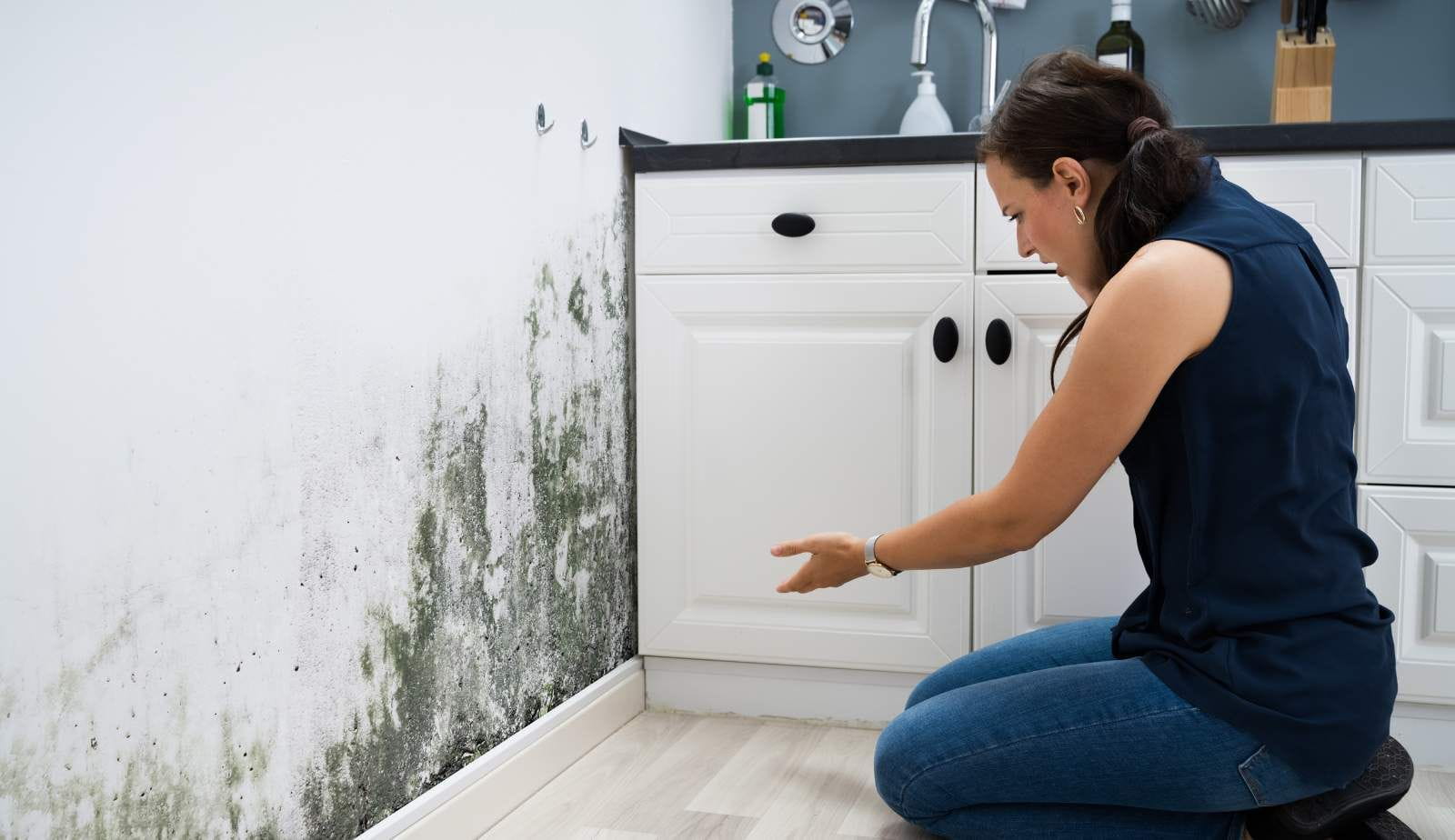 A woman finds mold in her Myrtle Beach kitchen