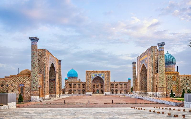 800 Top 5 Must-Visit Winter Destinations in Uzbekistan