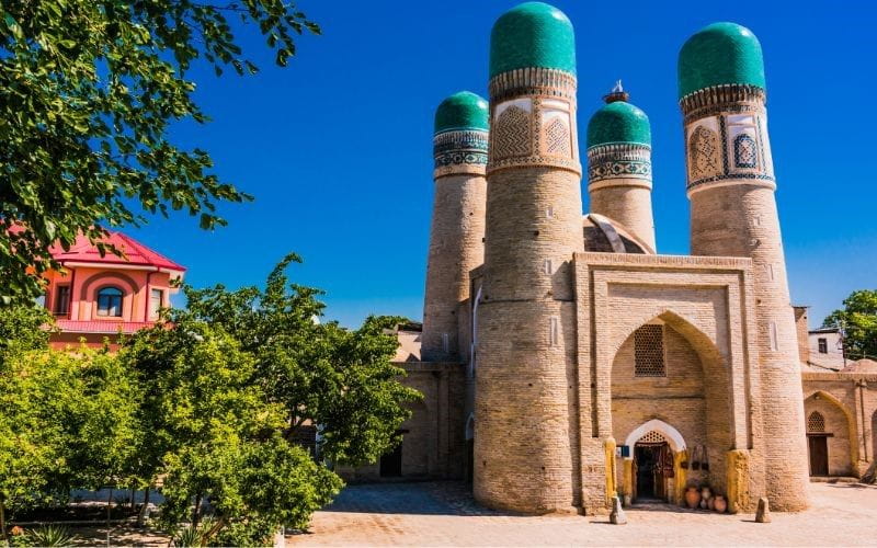 800 Top 5 Must-Visit Winter Destinations in Uzbekistan