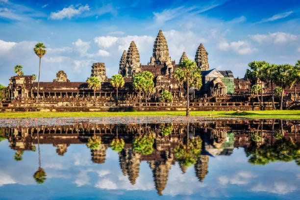 Angkor Wat Angkor Wat temple - Cambodia iconic landmark with reflection in water Cambodia TOURIST PLACES stock pictures, royalty-free photos & images