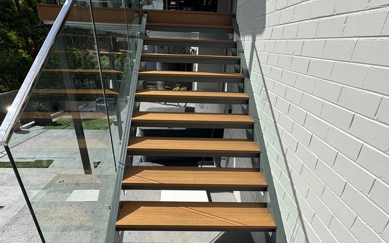 TWO-STORY - FLATDEK PATIO AND COMPOSITE DECKING - STEEL FRAME