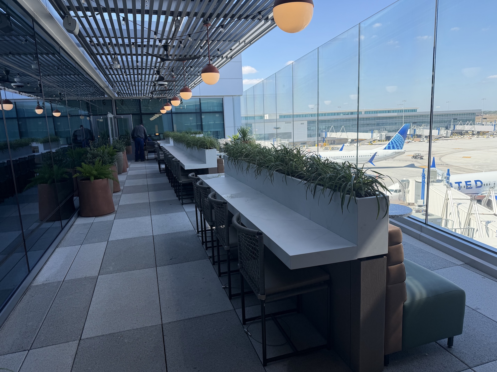 The new 54,000-sq.-ft. United Club at Houston's George Bush Intercontinental Airport seats 800.