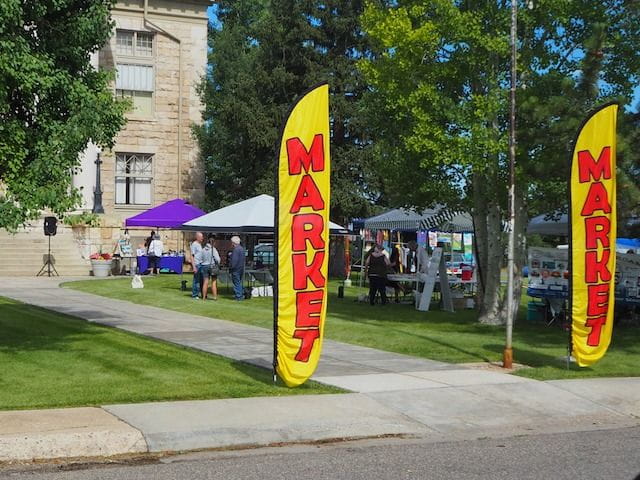 North Park Days is a celebration of our past and our community. Here is the vendor show on the Courthouse lawn