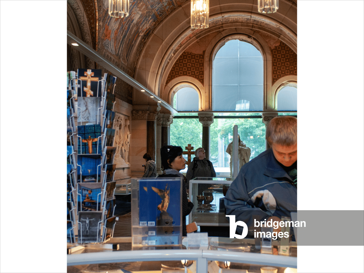 Populated Giftshop interior