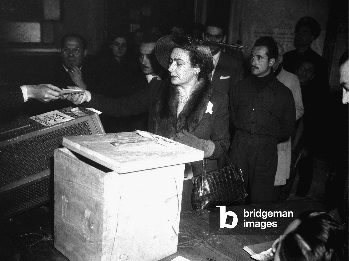 Donne al voto nel 1946, bianco e nero