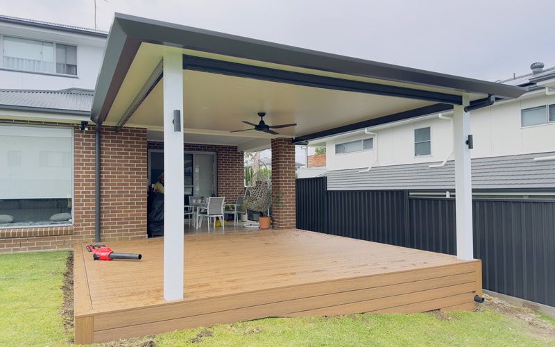 INSULATED PATIO & COMPOSITE DECKING - OVERHANG THREE SIDES