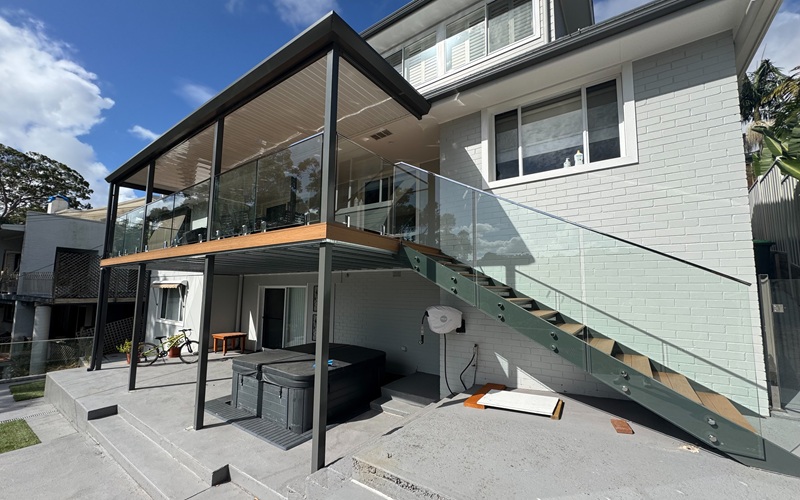 TWO-STORY - FLATDEK PATIO AND COMPOSITE DECKING - STEEL FRAME