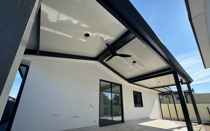 GABLE/FLAT INSULATED PATIO
