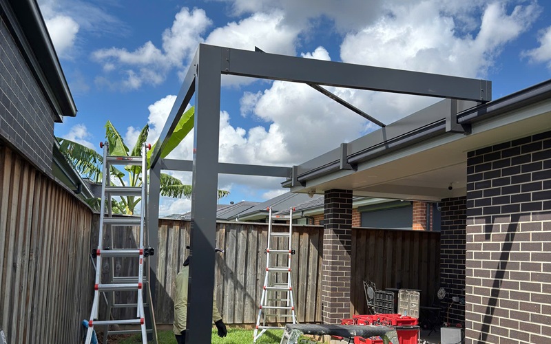 INSULATED PATIO - FLYOVER - RISER BRACKETS