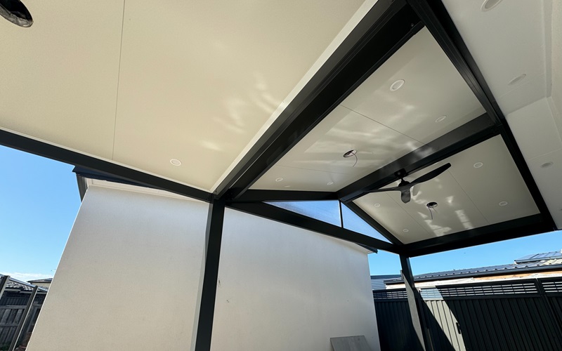 GABLE/FLAT INSULATED PATIO