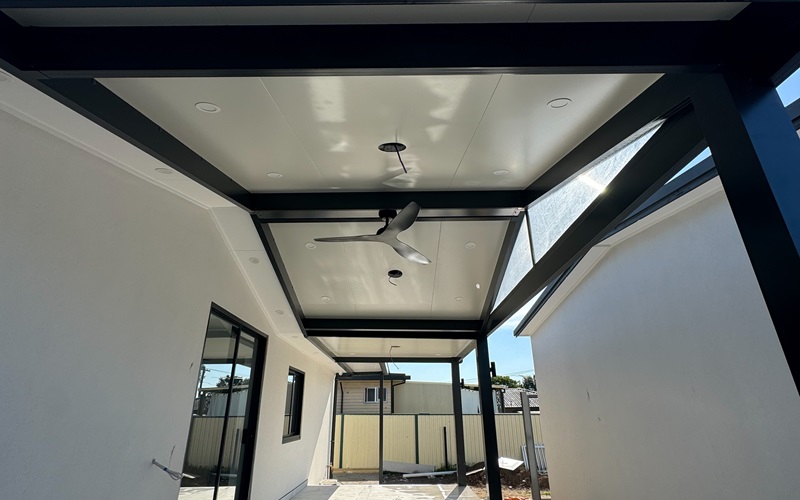 GABLE/FLAT INSULATED PATIO