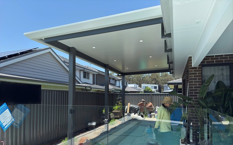 INSULATED PATIO - FLYOVER - RISER BRACKETS